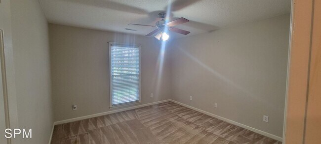 Building Photo - 4 br, 2.5 bath House - 2355 Villaret Drive