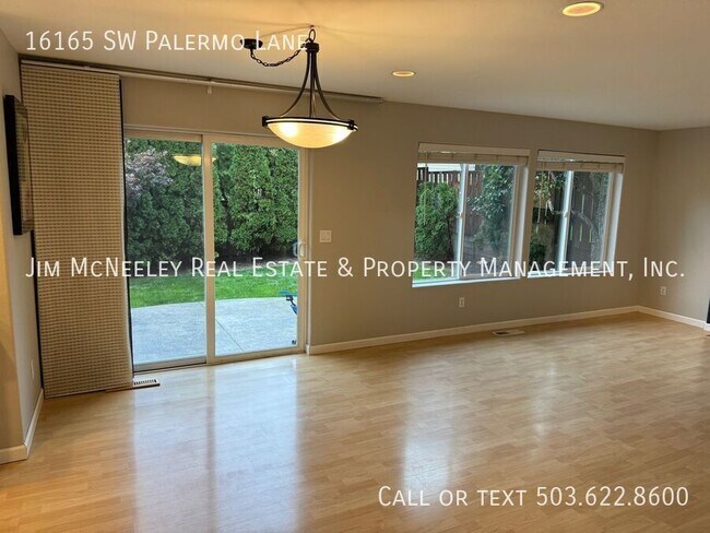 Building Photo - Available Now! 4 Bedroom / 2.5 Bath Home w...