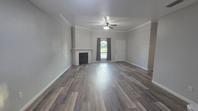 Building Photo - 920 E Escondido Rd