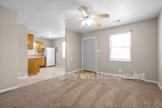 Foto del edificio - 1375-49 Thompsonville Ln