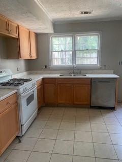 Foto del edificio - 1370 Kennesaw Trace Ct