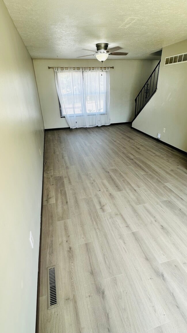 Foto del edificio - 2611 W 60th St