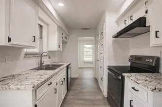 Building Photo - 9815 Sagemoss Ln