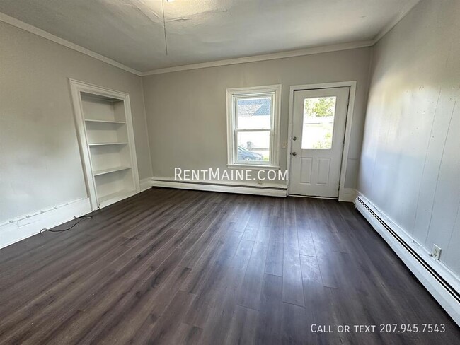 Building Photo - 254 Elm St