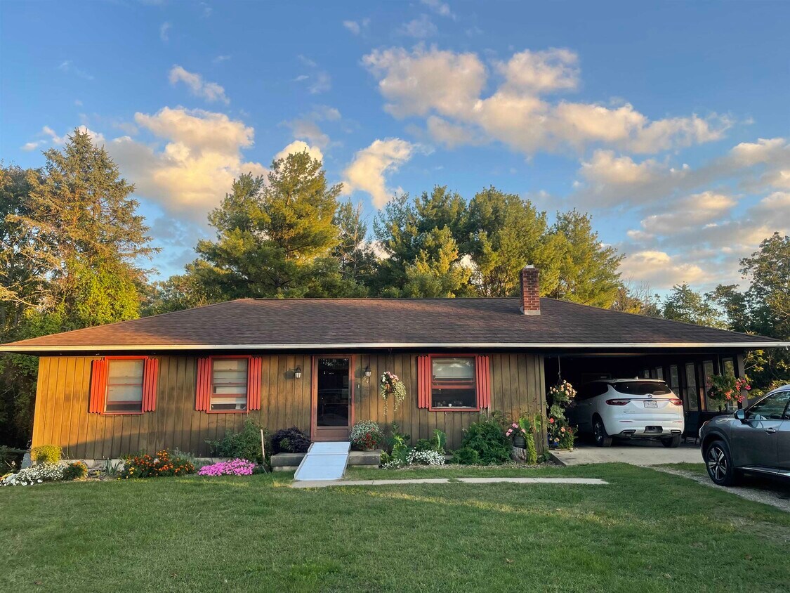 Primary Photo - 154 Trenton Ave