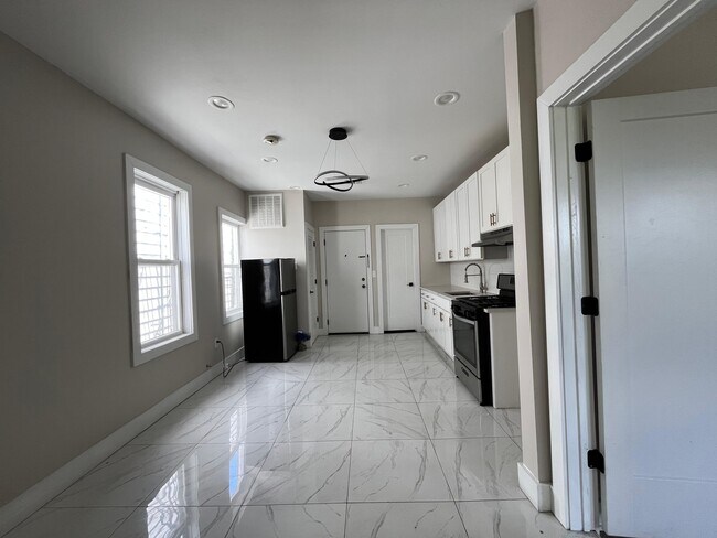 Foto del edificio - 482 Kennedy Blvd