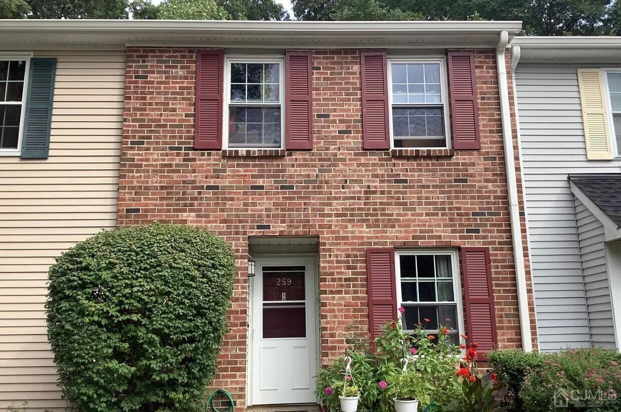 Primary Photo - 259 Palombi Ct