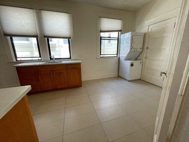 Building Photo - 1435 Clement St