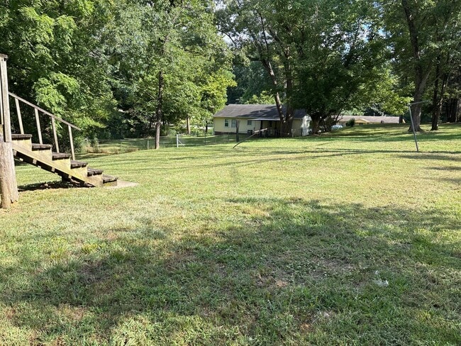 Building Photo - 4 Bedroom House ** Section 8 Approved **