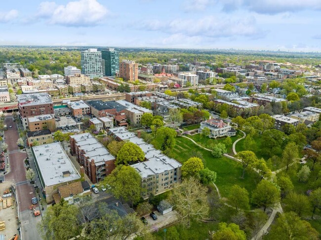 Building Photo - The Bryant at Oak Park