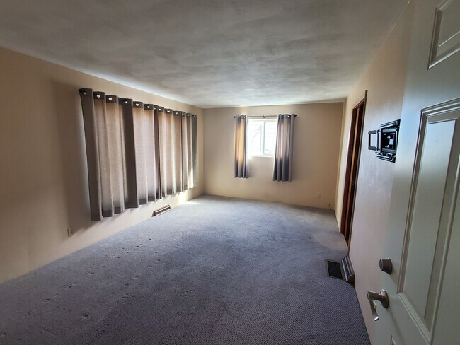 Sala de estar - 119 Taylor Ave