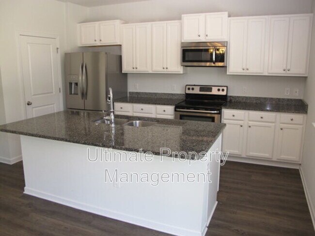 Foto del edificio - 8164 E Highcroft Dr NE