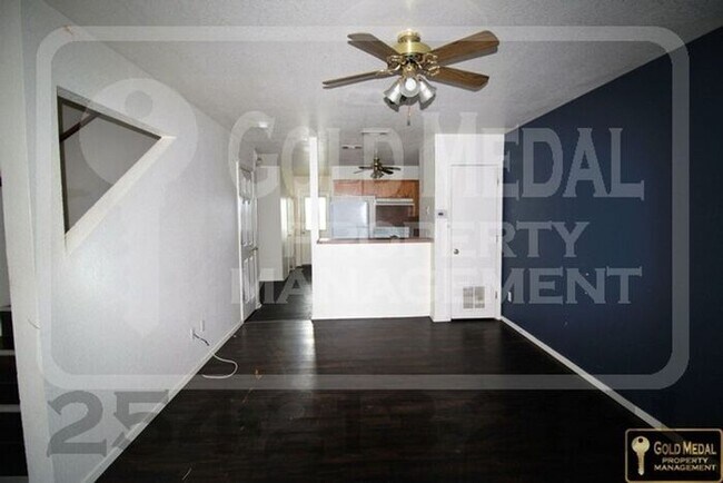 Foto del edificio - 1208 Industrial Blvd