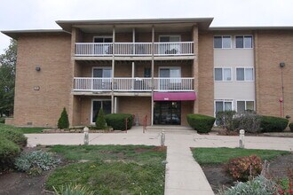 Building Photo - 960 Beau Dr Building Photo - 960 Beau Dr