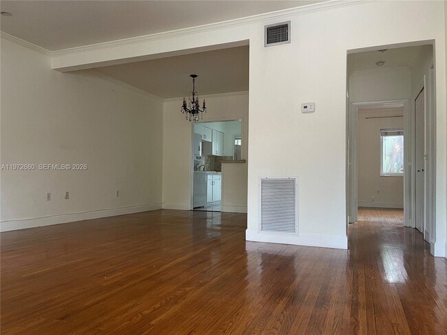 Building Photo - 4780 Pine Tree Dr