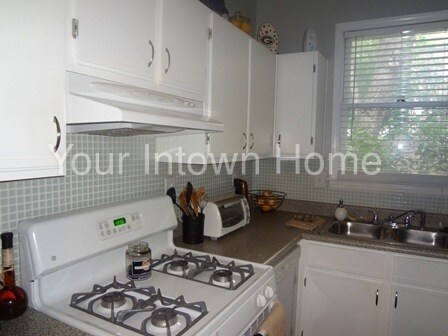 Foto del edificio - 990 Greenwood Ave NE