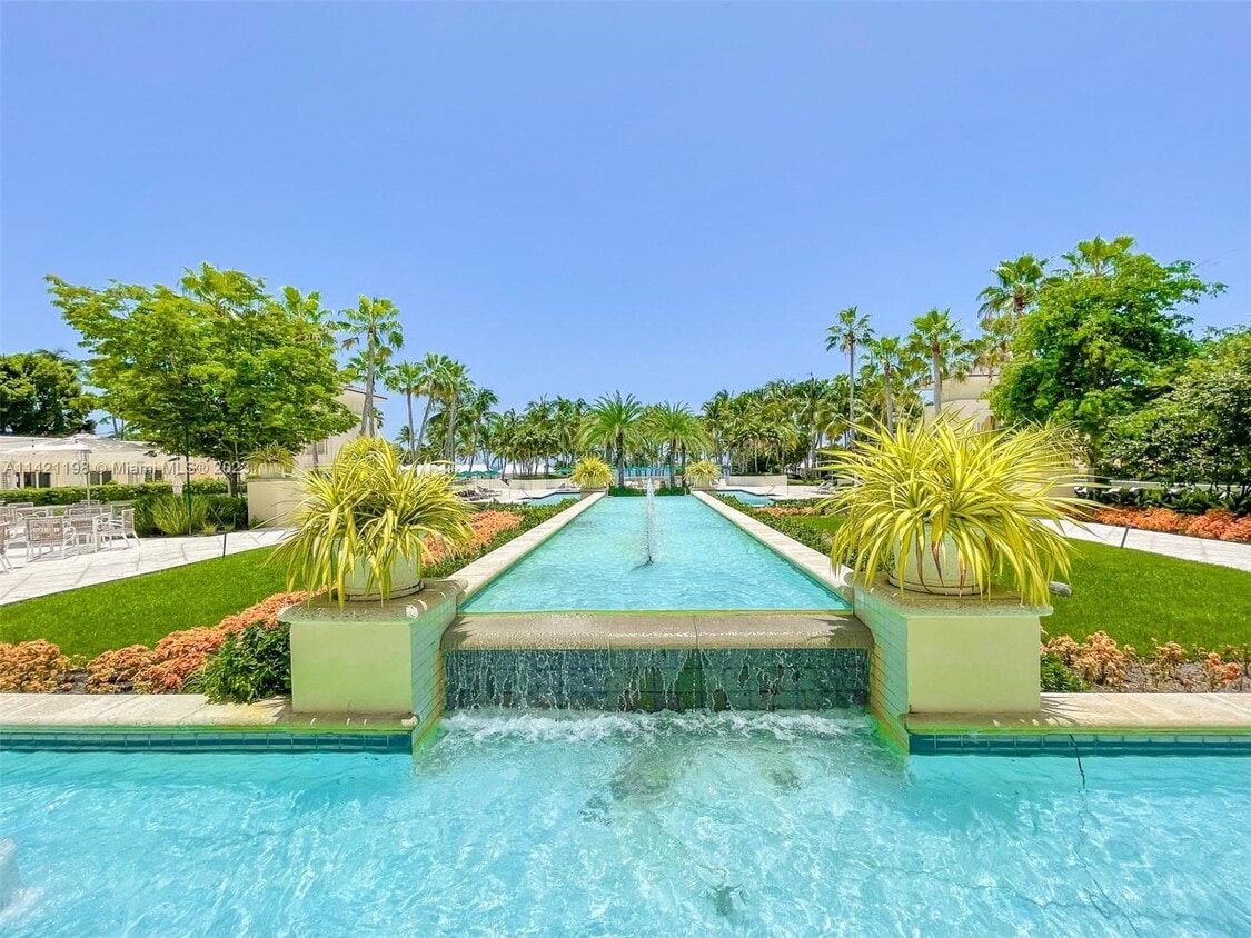 789 Crandon Blvd Unit 1006  