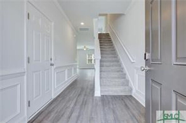 Building Photo - Brand New End Unit Townhome!