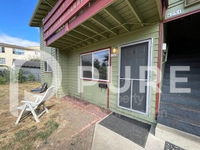 Foto del edificio - 4249 NE Sumner St