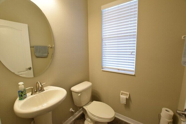 Building Photo - 2649 River Landing Dr