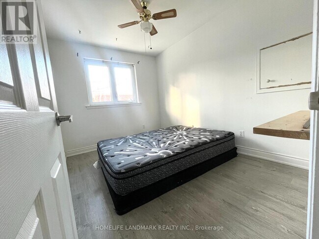 Photo du bâtiment - 15 Pylon Pl