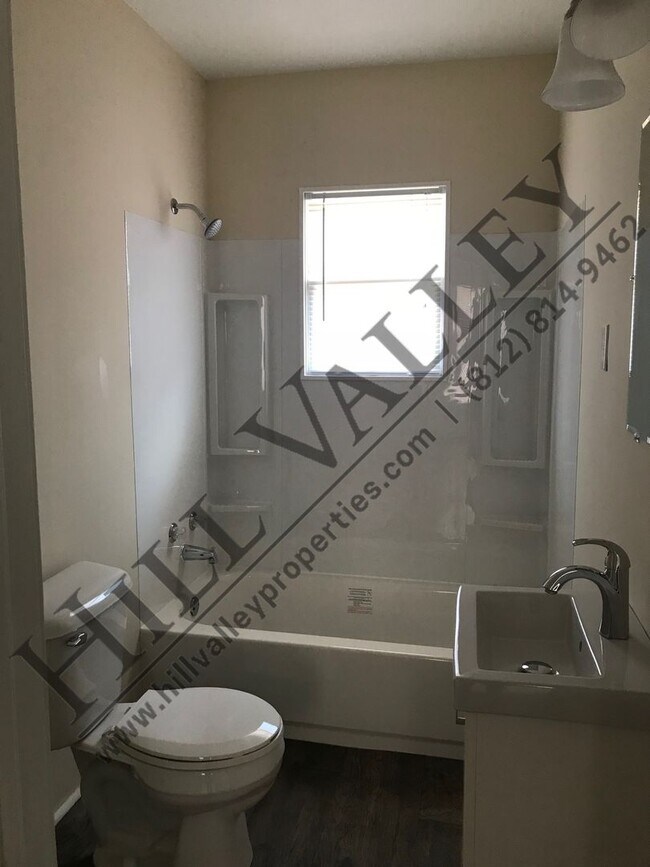 Foto del edificio - One Bedroom Home