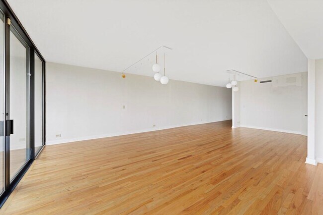 Foto del edificio - 2660 Peachtree Rd NW