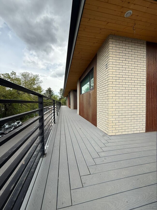Foto del edificio - 601 Robin Ln