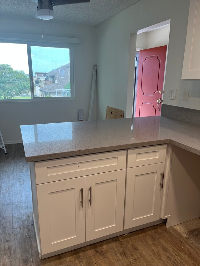 counter seating - 16932 Lilac Lane