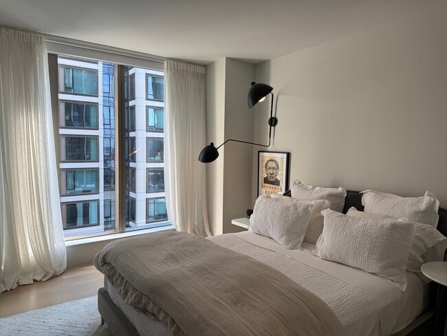 Building Photo - 135 Seaport Blvd