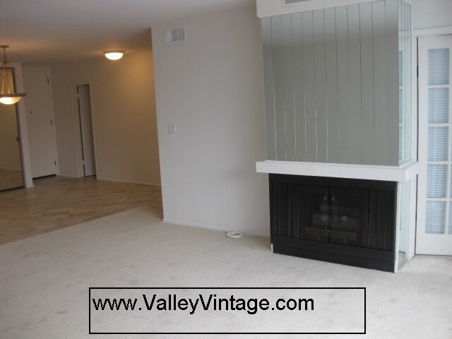 fineplace - 11687 Montana Ave
