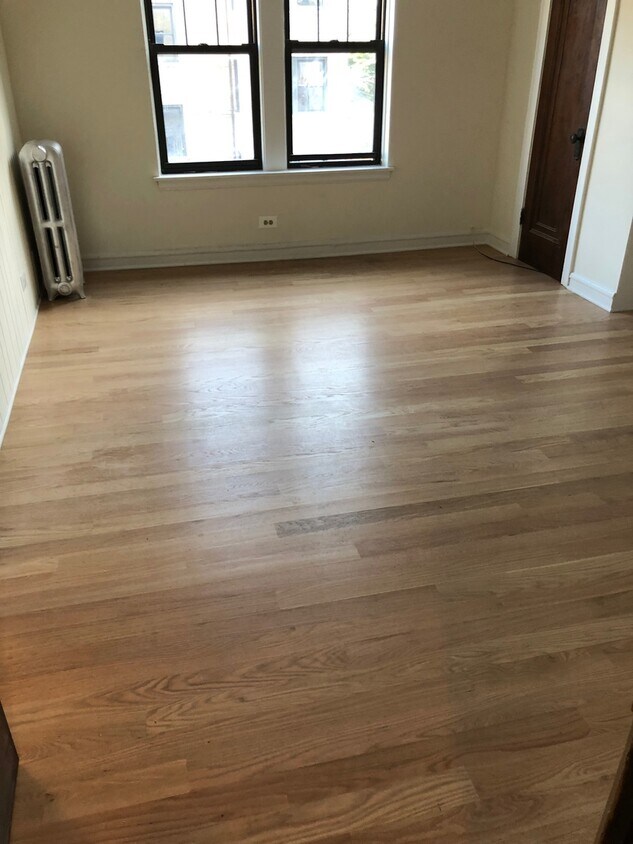 Primary Photo - 2400 W Wilson Ave