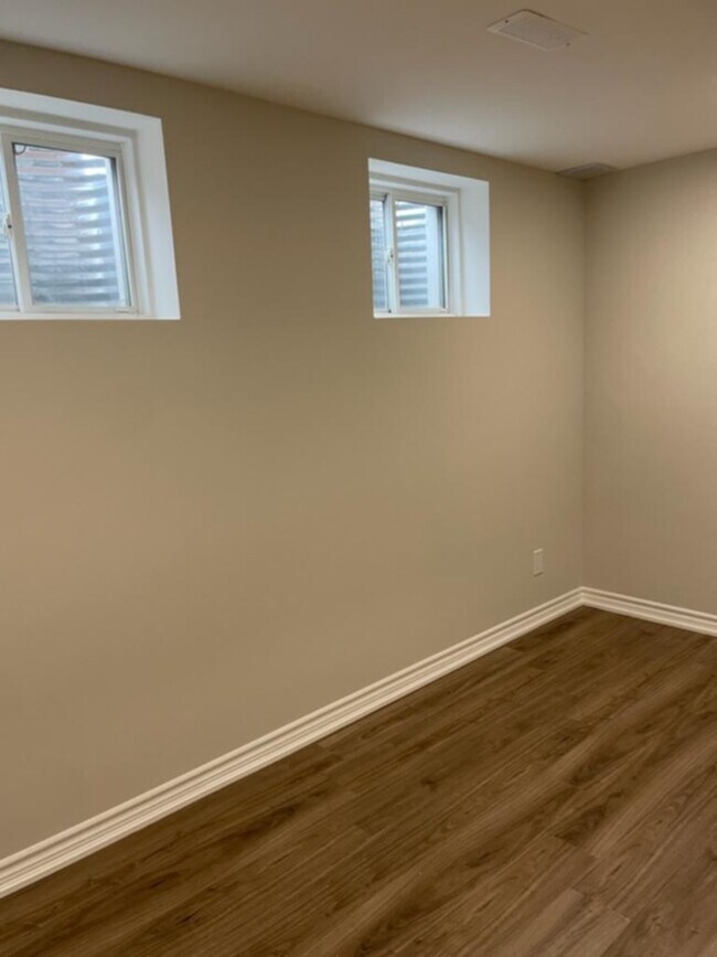 Building Photo - 752 Stagg Garden