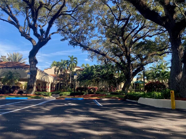 Building Photo - 9420 Poinciana Pl