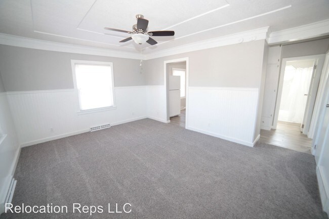Building Photo - 2915 W 49th St