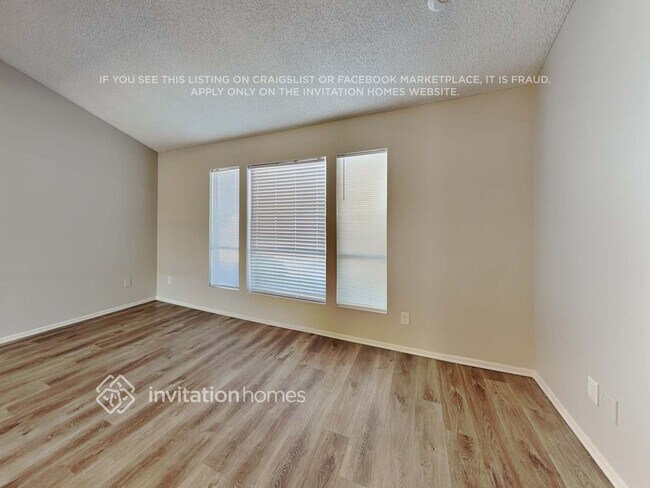 Building Photo - 4507 W Gardenia Ave