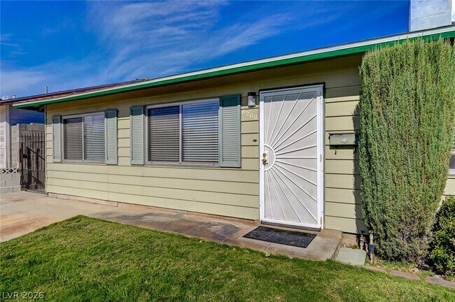 Building Photo - 6208 Casada Way