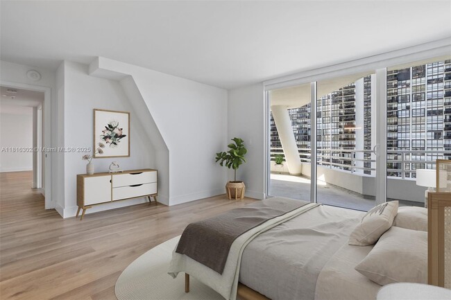 Foto del edificio - 555 NE 34th St