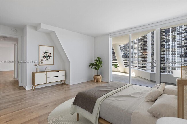 Foto del edificio - 555 NE 34th St