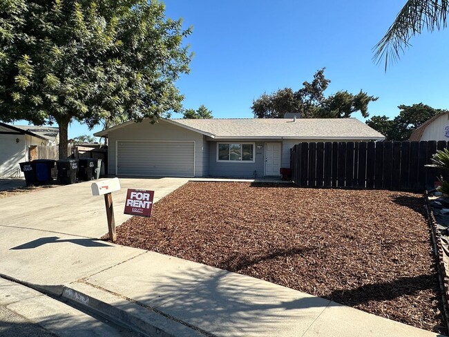 Building Photo - Charming home coming soon!