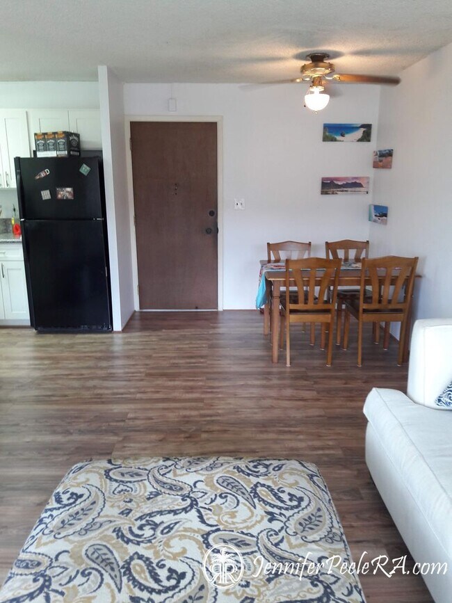 Building Photo - Covered Parking Stall, Large Private Lanai...
