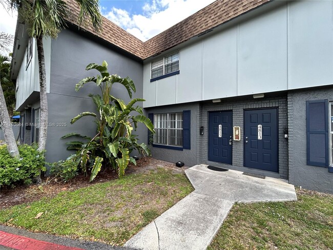 Foto del edificio - 4815 NW 9th Dr