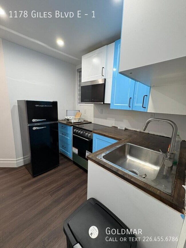 Building Photo - Furnished Two Bedroom