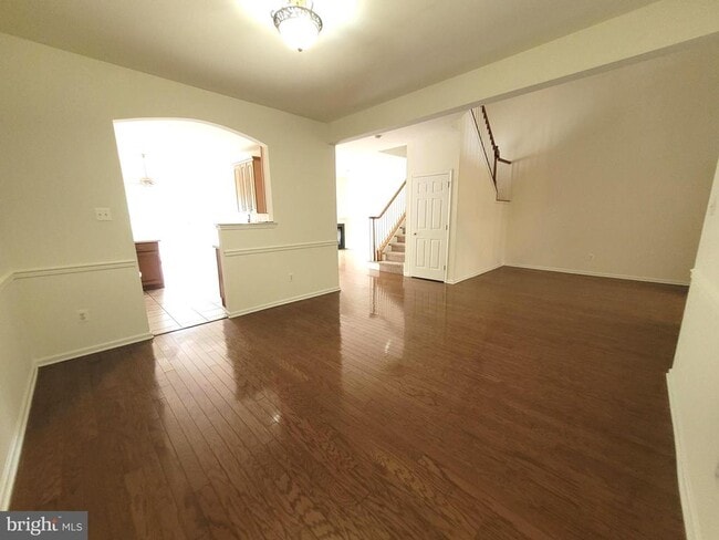 Building Photo - 35 Tudor Ct