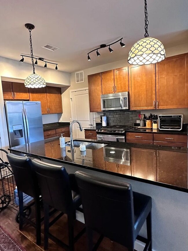 CH-Vantage Pointe - CH-Vantage Pointe Apartment