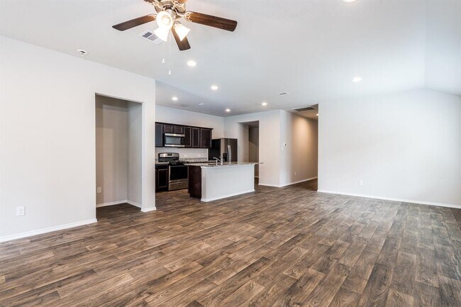 Foto del edificio - 14039 Crystal Cave Ln