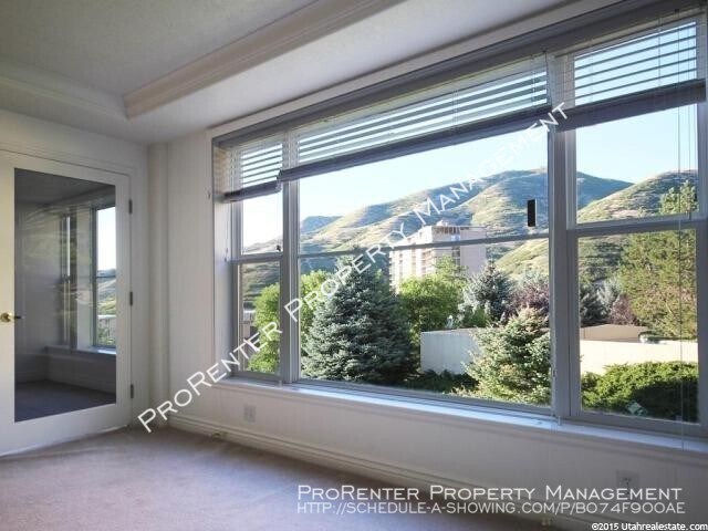 Building Photo - 3075 Kennedy Dr
