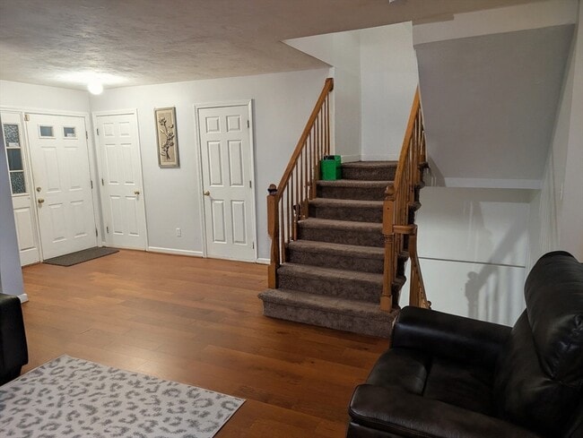 Building Photo - 35 Violetwood Cir