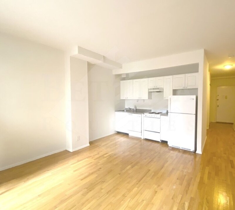 Primary Photo - 104 Lexington Ave