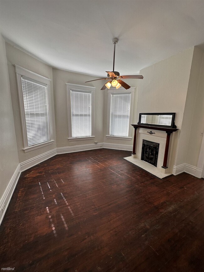 Foto del edificio - 1 br, 1 bath 4plex - 358 Michigan Avenue 3